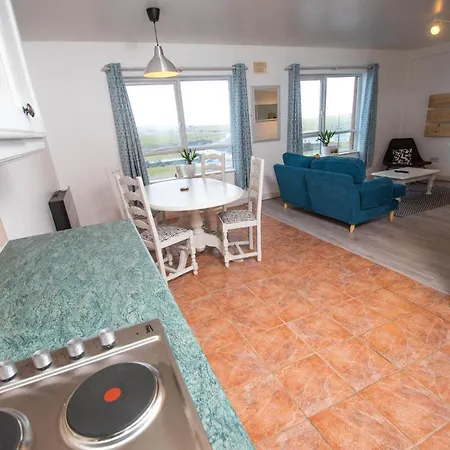 Apartment Centrally Located 2 Bedroom Beach - Views Of The Waves. Bundoran